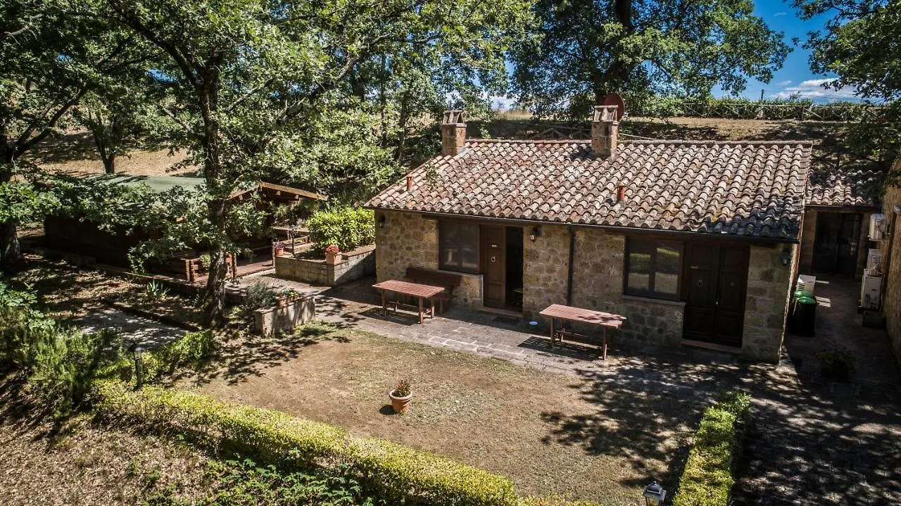 Poggio Cava Villa Sovana 0*,  Italia
