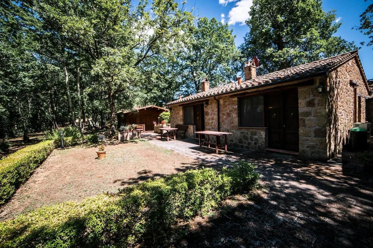 Poggio Cava Villa Sovana Italia